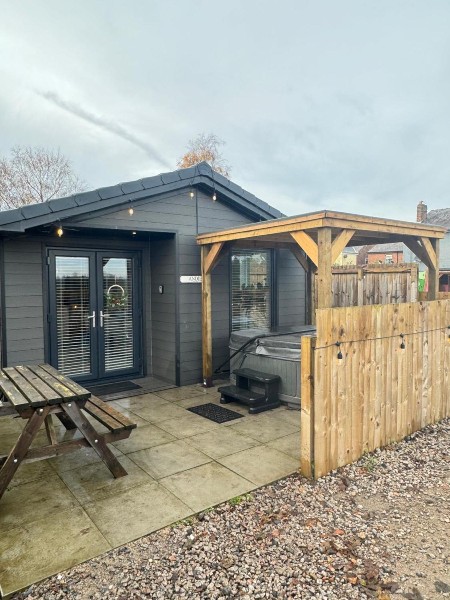 Сasa de vacaciones The Slipway With Hottub Burscough
